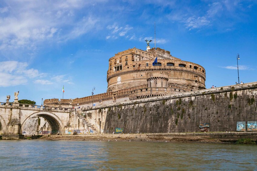 Picture 7 for Activity Rome: Tiber River Urban Rafting Tour with Roman Pizza