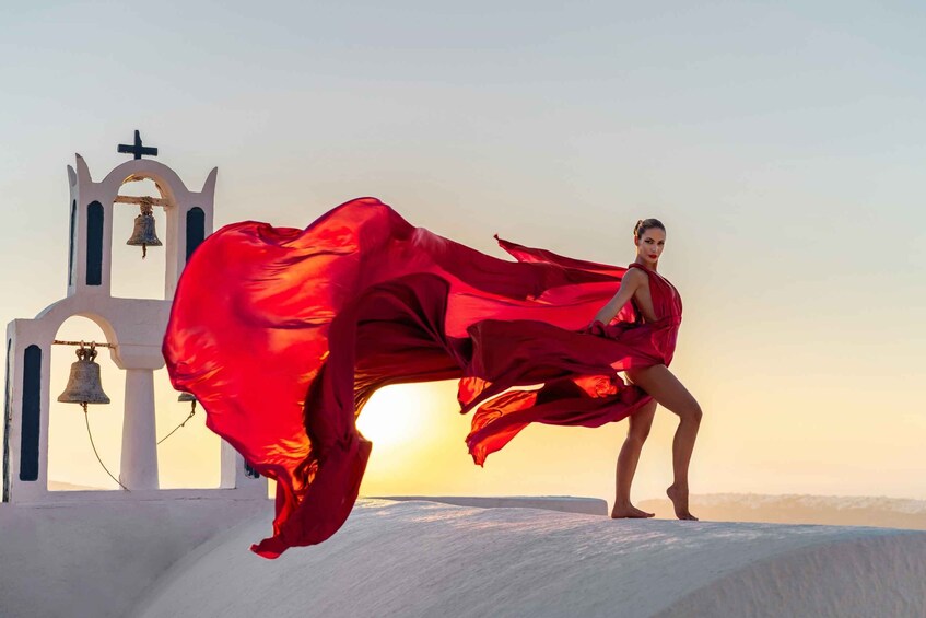 Imerovigli: Santorini Photoshoot with Flying Dress