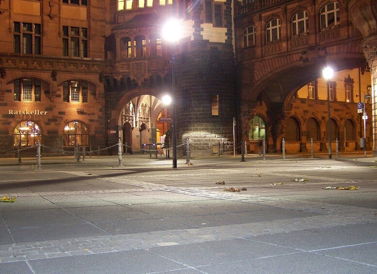 Picture 3 for Activity Frankfurt: Old Town Horror Stories Walking Tour in German