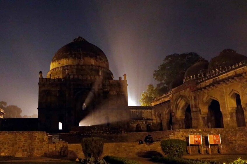 Picture 2 for Activity Delhi: Heritage Night Walking Tour with Food Tasting