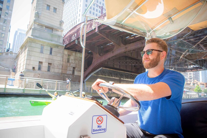 Picture 6 for Activity Chicago River Architecture and History by Private Boat Tour