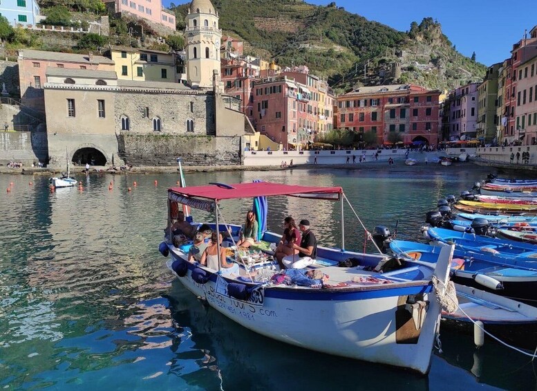 Picture 3 for Activity Cinque Terre: Morning Boat Tour with breakfast and brunch