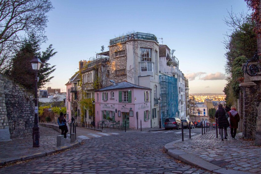 Picture 4 for Activity Paris: Small Group Walking Tour of Montmartre