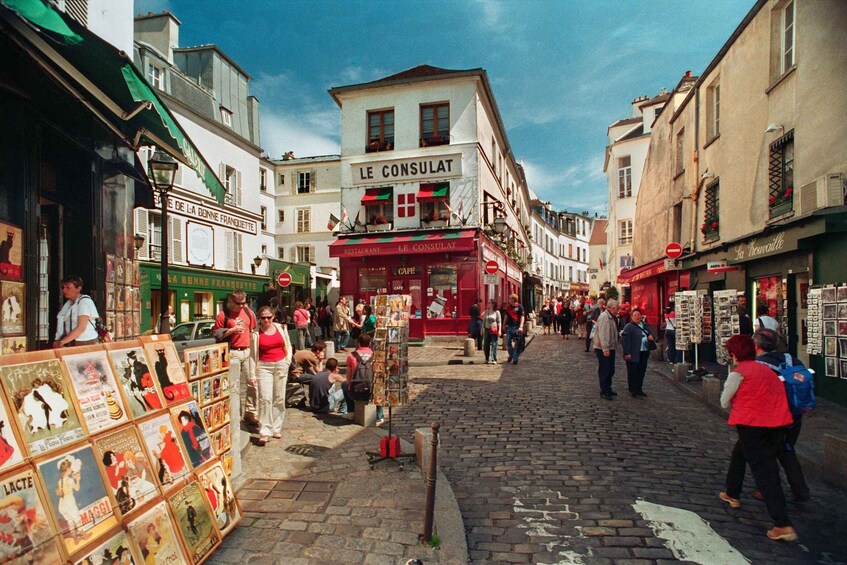 Picture 2 for Activity Paris: Guided Group Walking Tour of Montmartre