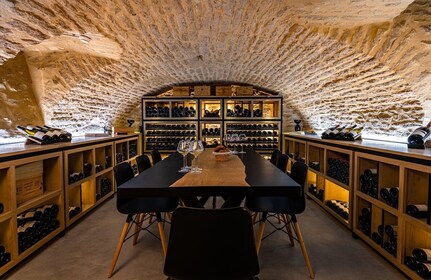 Dijon: La Cave du Palais Burgundy Wine Tasting Experience