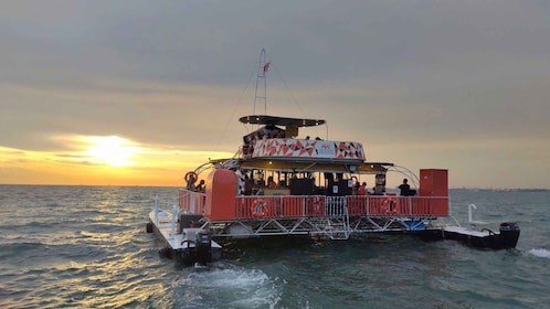 Port Dickson: Dragon Sunset Cruise with Salt Water Jacuzzi