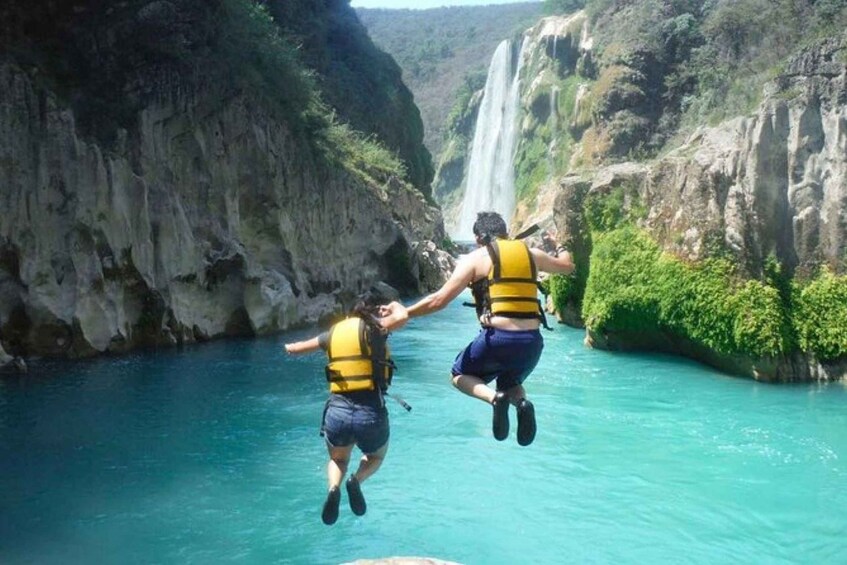 Picture 1 for Activity Ciudad Valles: Tamul Waterfall Canoe Ride Experience