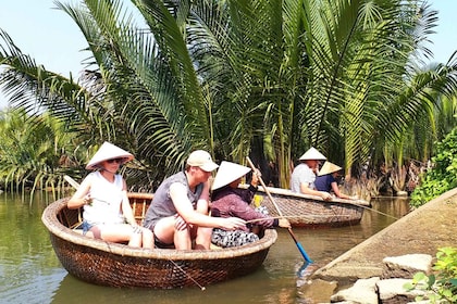 Experience Bamboo Basket Boat on Coconut village w Locals