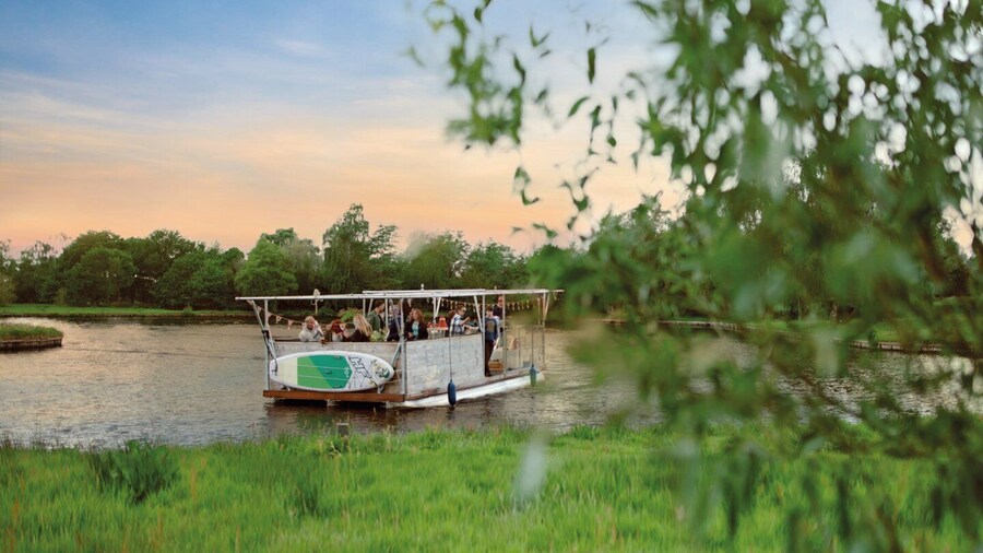 Groningen: Highlights BBQ with drinks - on the lake