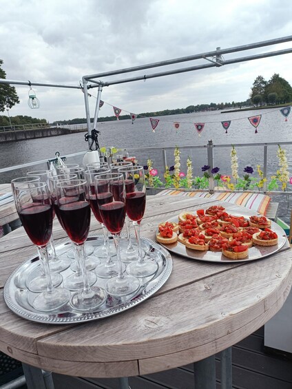 Picture 4 for Activity Groningen: Highlights BBQ with drinks - on the lake