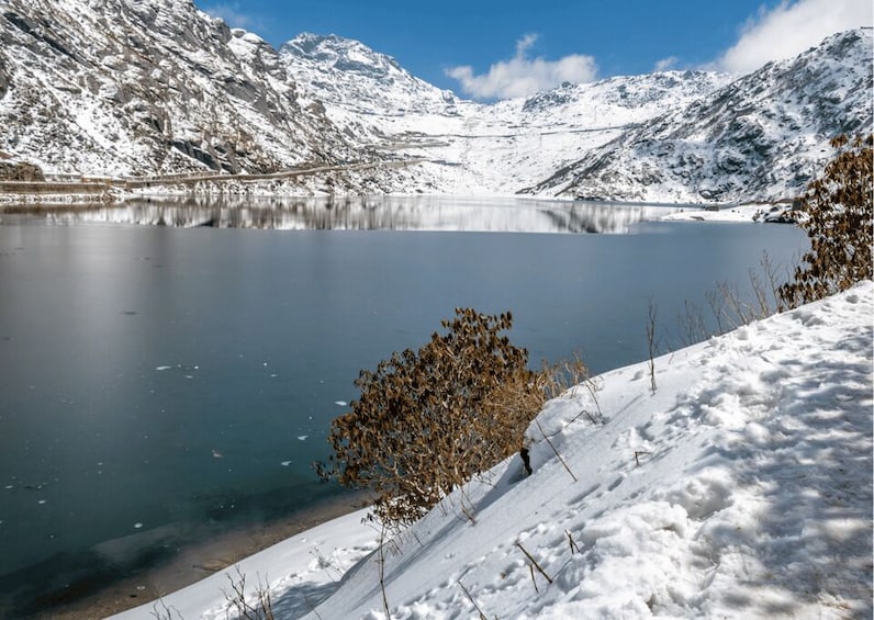 Picture 3 for Activity From Gangtok: Tsongmo Lake & Nathula Pass Day Trip