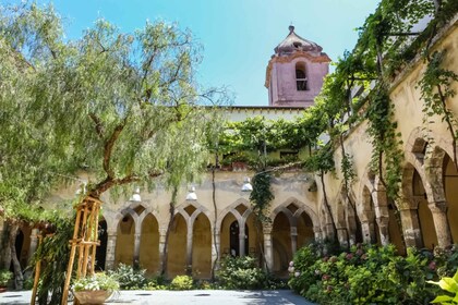 Sorrento: Guided Walking Tour and Limoncello Tasting