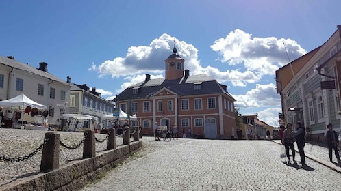 From Helsinki: Porvoo Guided Day Trip with Transport