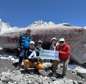 Trek al campamento base del Everest: una corta caminata EBC al icónico Hima...