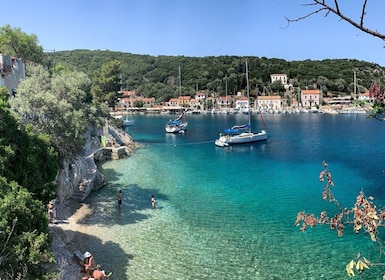 Kefalonia: Ithaca Cruise from Poros Port with Swim Stops