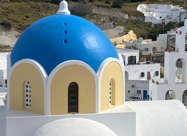 Divertido recorrido vinícola por Santorini: visita a 2 bodegas y traslados ...