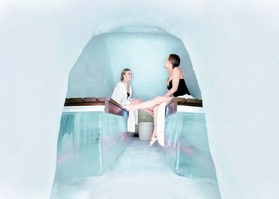 Rovaniemi: Arctic SnowHotel Tour and Snow Sauna Experience