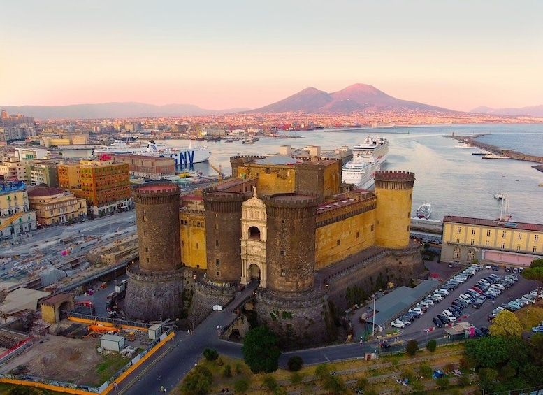 Picture 1 for Activity Napoli: Walking Tour of Naples with Local Tour Guide