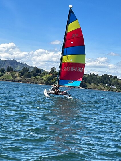 Guatape Antioquia: Discover Guatape Antioquia in a Sailboat