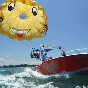 Cortez: Anna Maria Island & Bradenton Beach Parasailing Tour