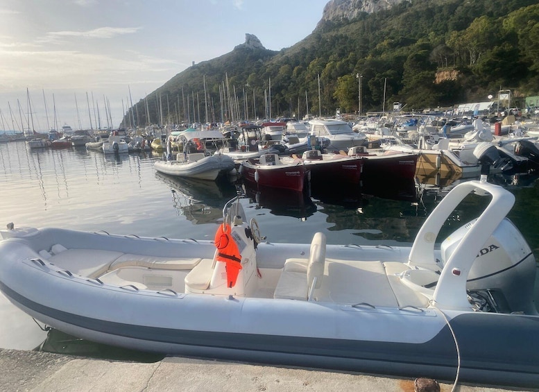 Cagliari: Tour on the Boat and Aperitivi Experience