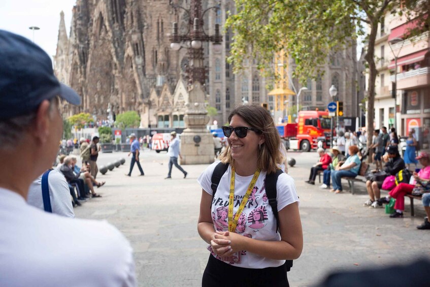 Picture 1 for Activity Barcelona: Sagrada Familia Small Group Guided Tour