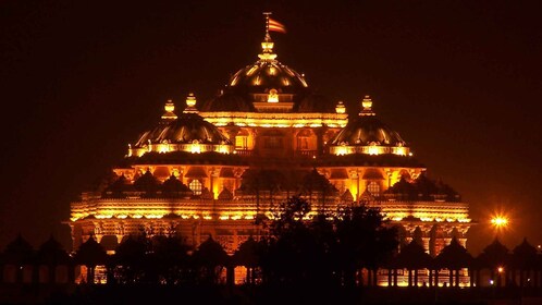 New Delhi: Akshardham Exhibition, Light and Water Show Tour