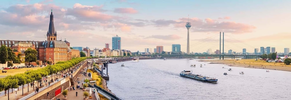 Picture 2 for Activity Dusseldorf: 2-hour Best Intro Walking Tour with a Local