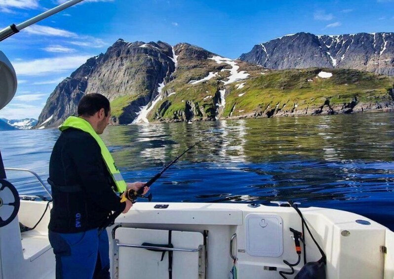 Skjervøy: Guided Fishing Trip with Local Expert