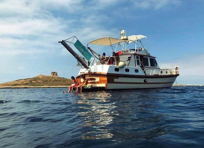 Picture 1 for Activity From Palermo: Boat Excursion to Mondello with Wine & Snacks