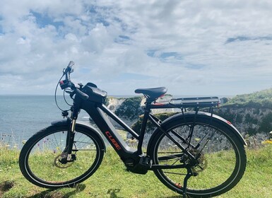 Dorset: Old Harry Rocks and Corfé Castle Guided E-bike Tour