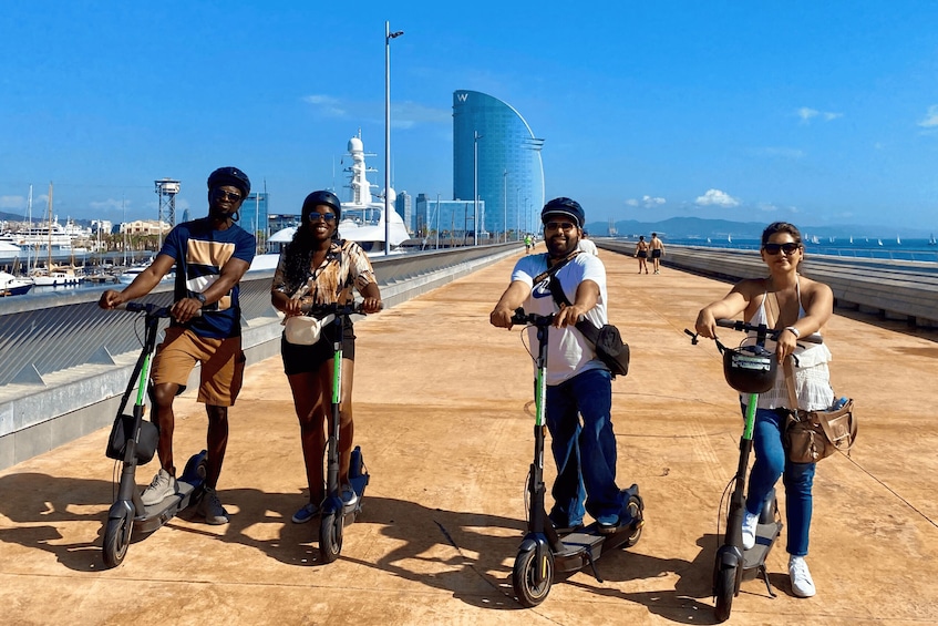 Barcelona: Sagrada Familia Electric Scooter or Bike Tour