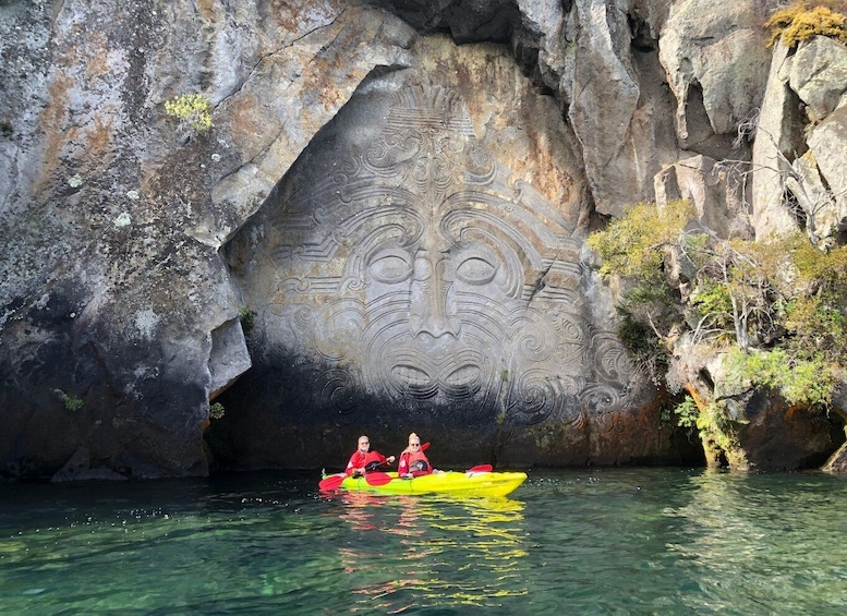 Taupo: Maori Rock Carvings Kayaking Tour