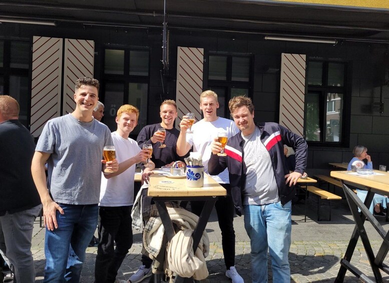 Picture 2 for Activity Düsseldorf: Guided Beer Tour with 4 Beers & a Flexible Route