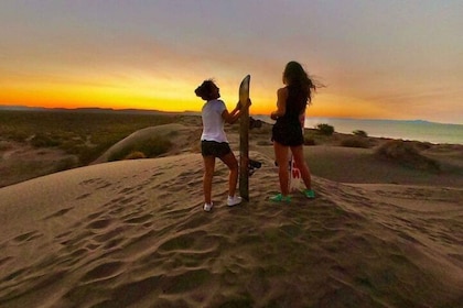 La Paz: Sunset Sandboarding at La Paz Dunes Tour