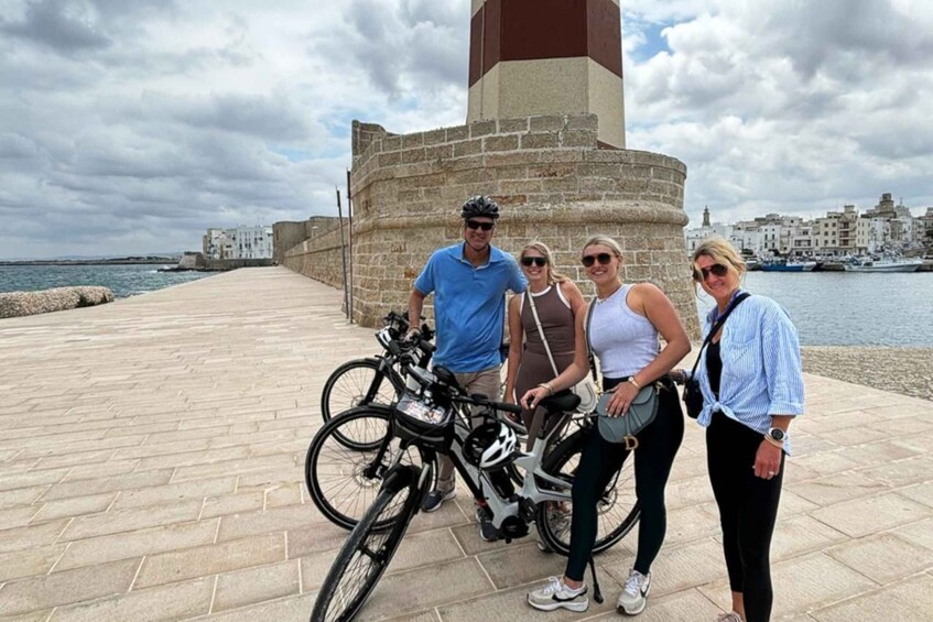 Monopoli: E-Bike Tour with Sandwich and Wine