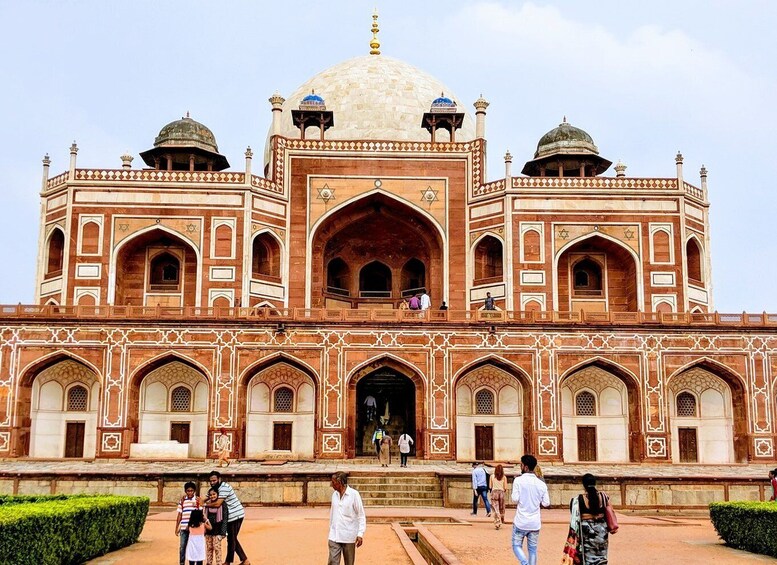 Picture 2 for Activity Delhi: Old and New Delhi Guided Full- or Half-Day Tour