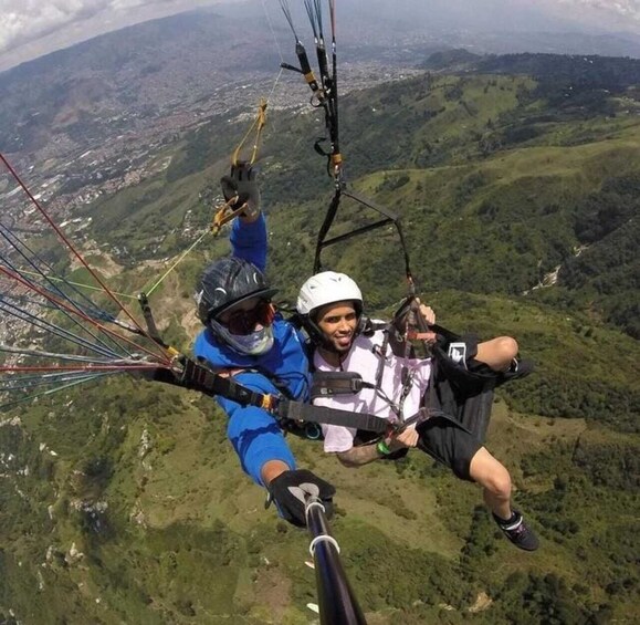 Picture 5 for Activity Paragliding Medellin with Transportation and free Videos