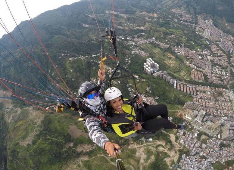 Picture 2 for Activity Paragliding Medellin with Transportation and free Videos