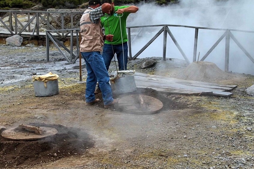 Picture 5 for Activity Furnas: Hot Springs Night Tour