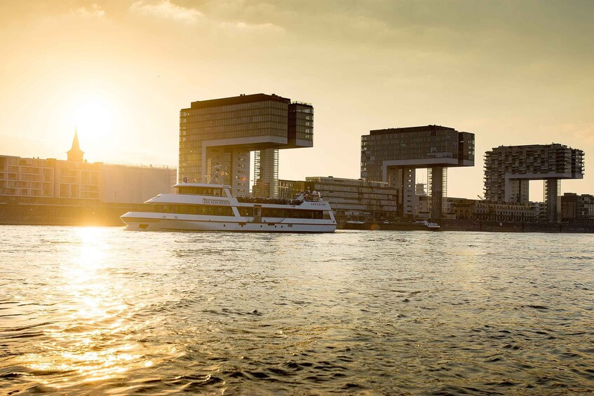 Cologne: 2-Hour Evening Cruise on the Rhine River