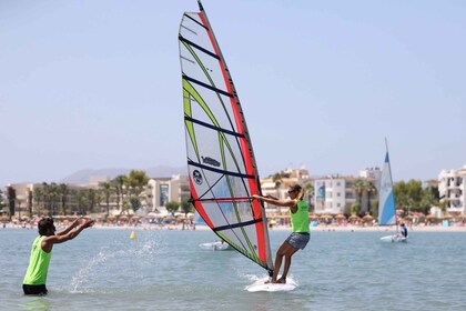 Baie d'Alacudia : cours de planche à voile de 2 heures