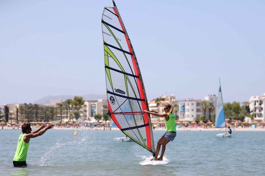 Alacudia Bay: 2-Hour Windsurfing Course