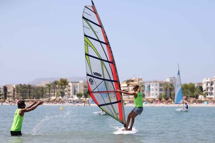 Baie d'Alacudia : cours de planche à voile de 2 heures