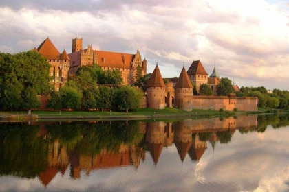 Von Danzig aus: Ausflug zur Burg Malbork mit Ticket und Audioguide