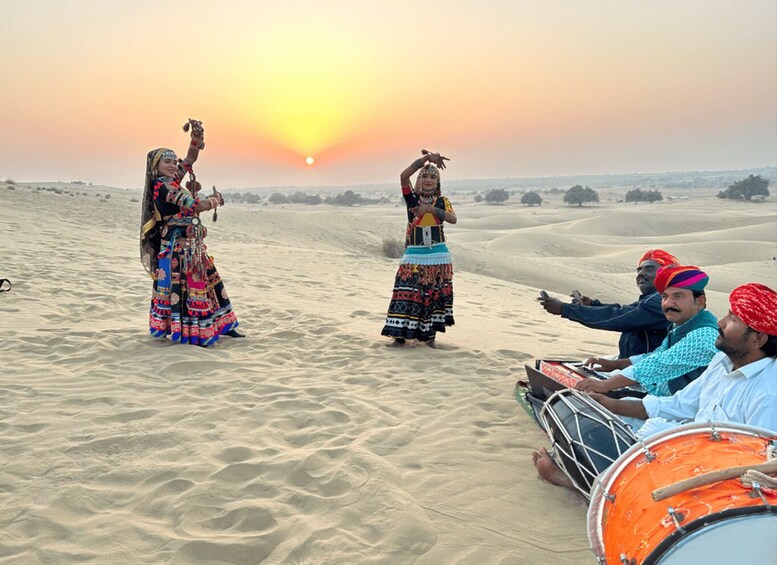 Camping & traditional dance, sleep on dunes under stars