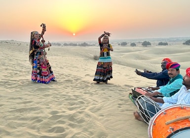 Camping & traditional dance, sleep on dunes under stars