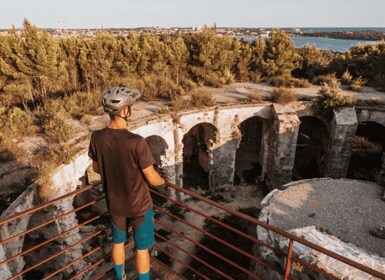 Pula: Bike Tour with Fortress Exploration and Wild Picnic