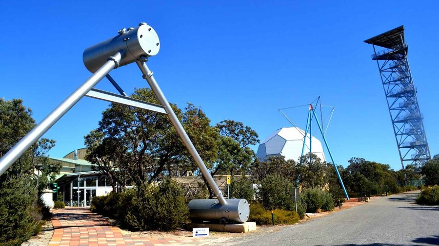 Gravity Discovery Centre: Day Visit Admission Ticket