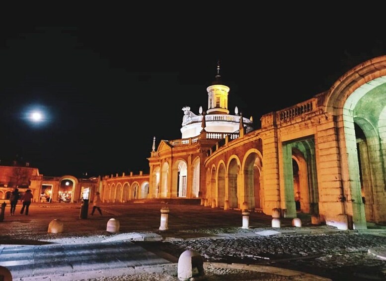 Picture 6 for Activity Aranjuez: Mystery and Legends Guided Nighttime Walking Tour